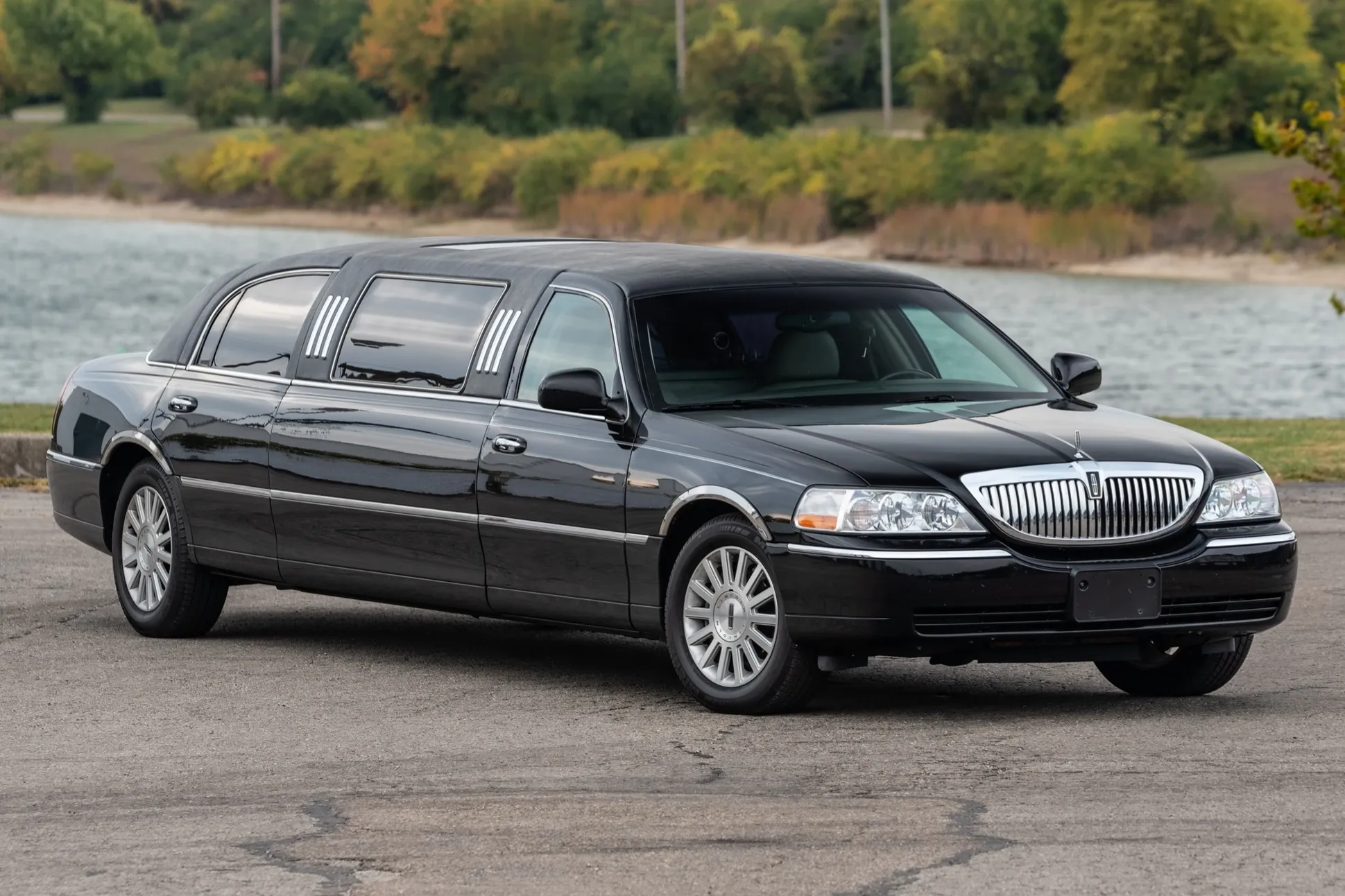 Lincoln Limousine